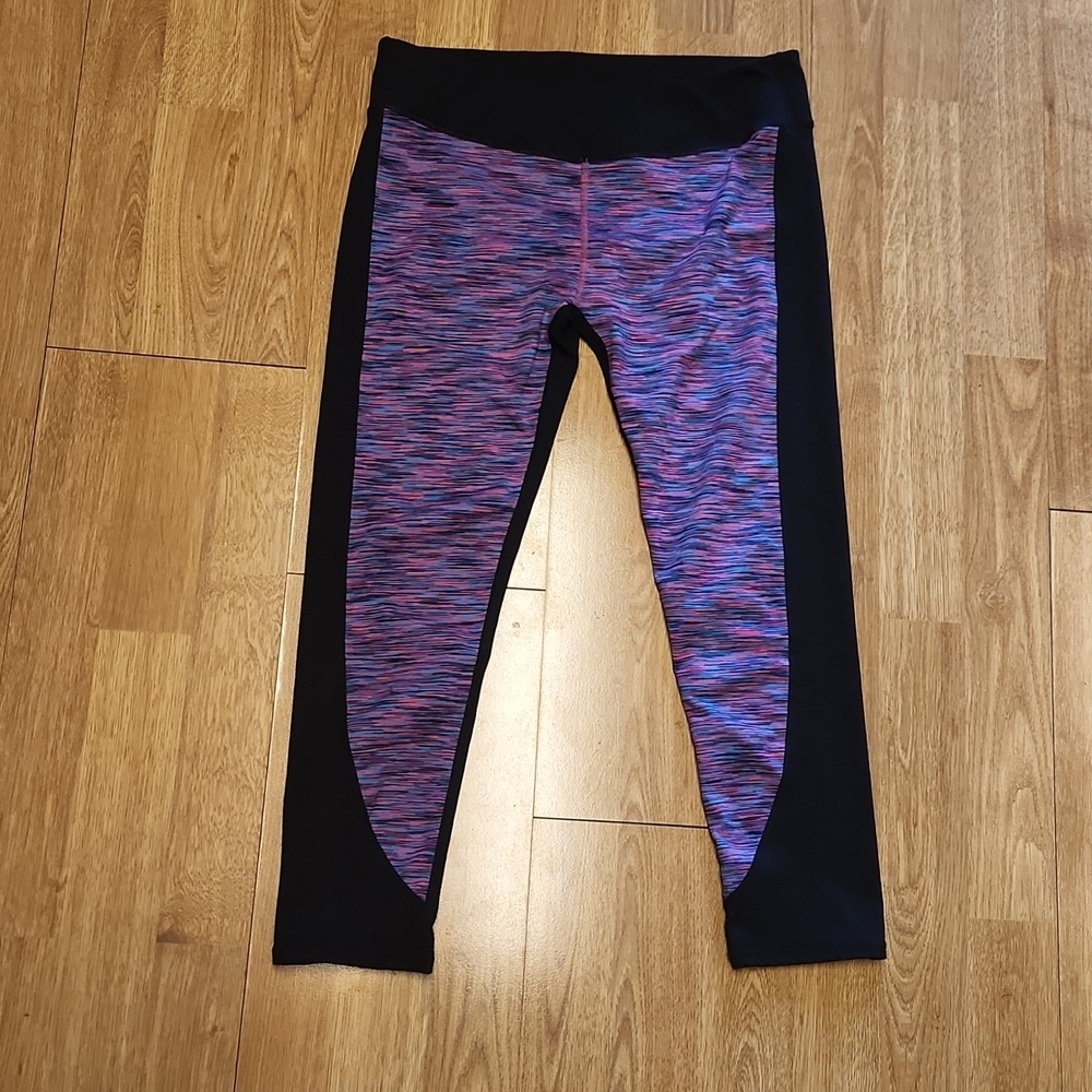 Fabletics cropped purple/black athletic leggings small